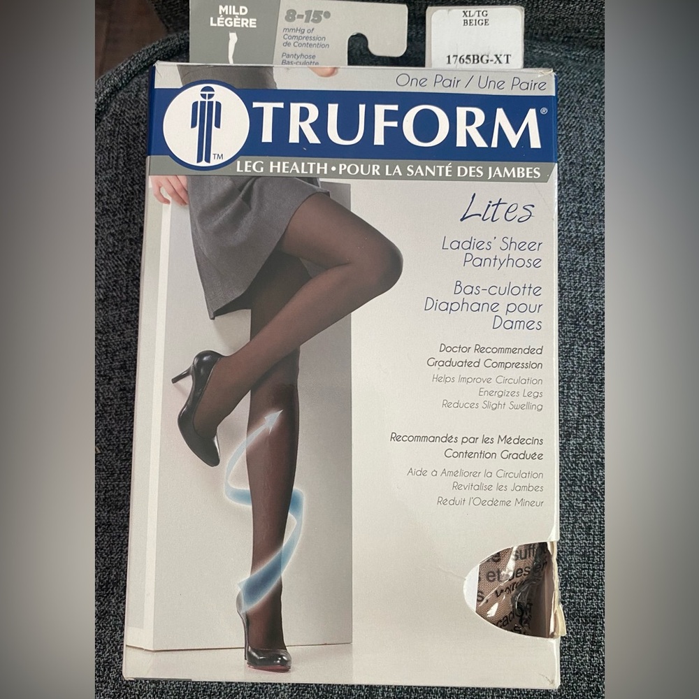 NEW TRUFORM LADIES SHEER PANTYHOSE - Beige